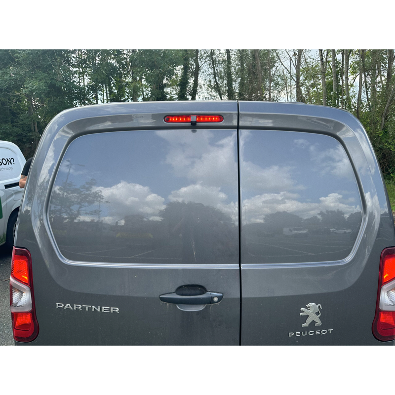 Peugeot Partner Integrated Reverse Camera Solution